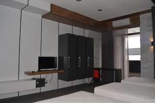Отель Kent Hotel Кобулети Четырехместный номер с балконом-3