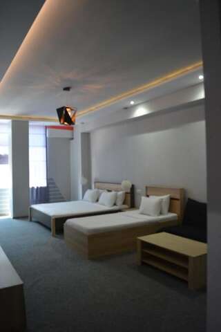 Отель Kent Hotel Кобулети Трехместный номер Делюкс-2